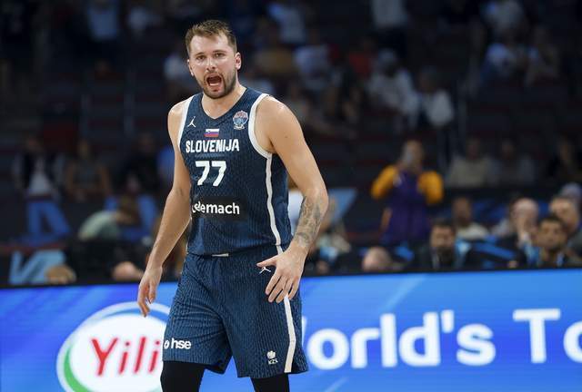 带领球队晋, 是进攻犯规, src 带领球队晋, 是进攻犯规, src