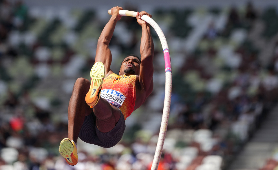 com, 德温在撑杆 com, 德温在撑杆