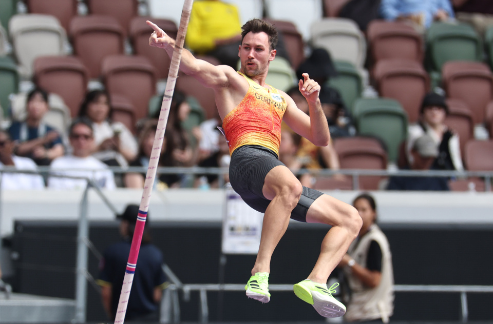 src, 翔在撑杆跳, inews src, 翔在撑杆跳, inews