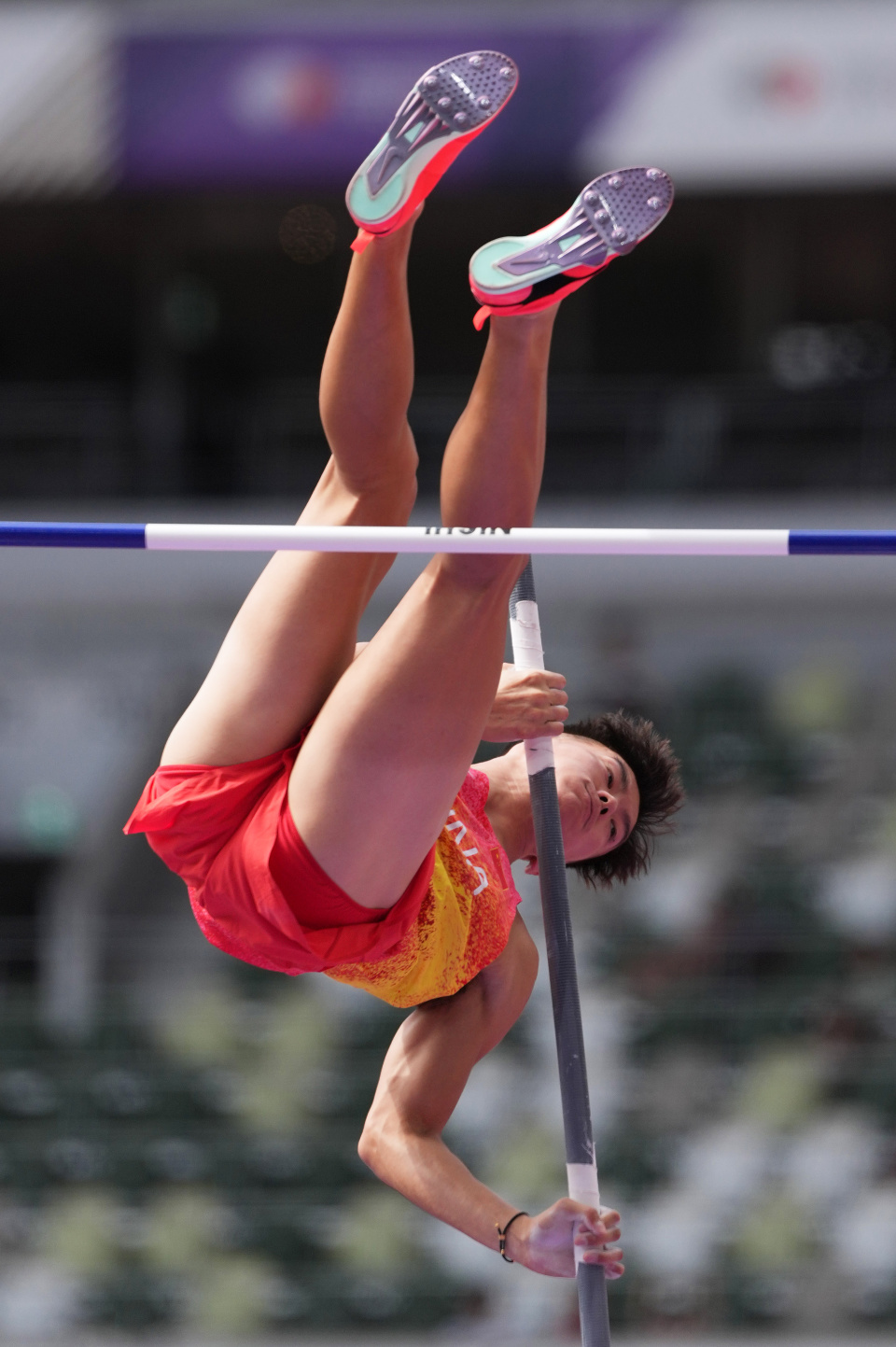 翔在撑杆跳 翔在撑杆跳