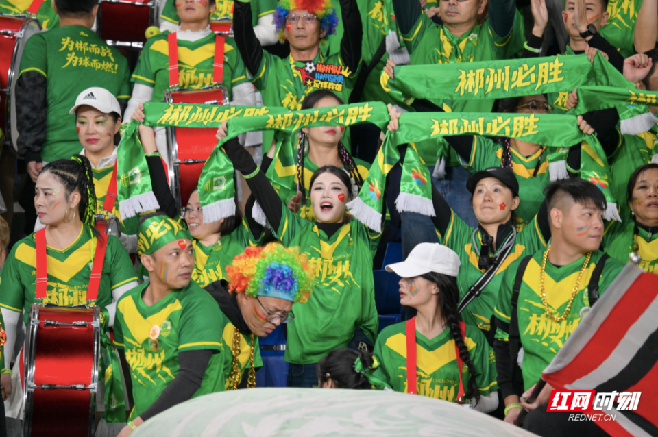 与球员的拼, 强度进攻, 搏形成呼应