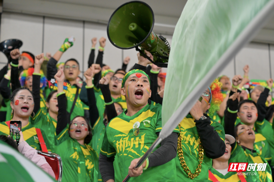 攻后, 用呐喊点燃